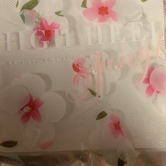 Free people high heel jungle flower sheer socks new in package - Picture 3 of 4